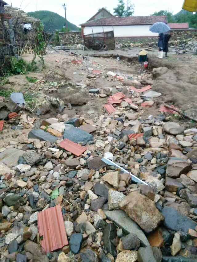 玉米倉子，還有糧食也沒有了！